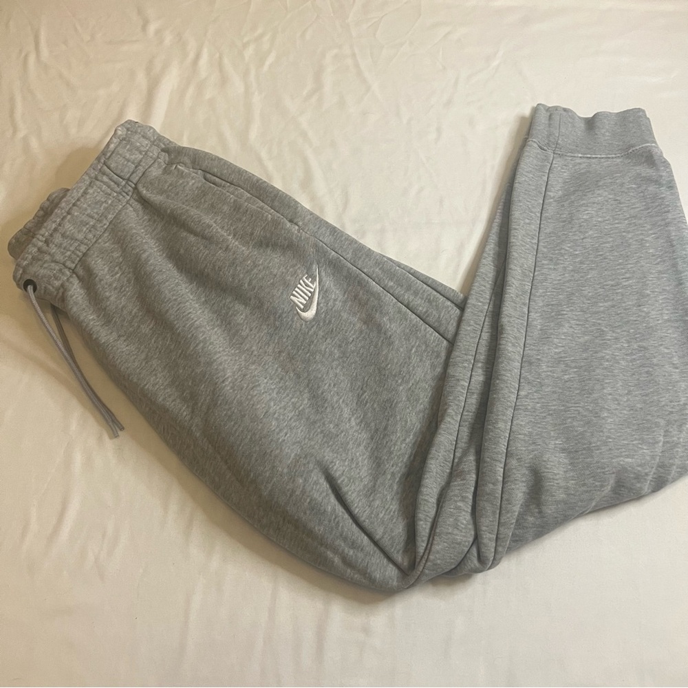 Nike Sportswear Gray Fleece Jogger Sweatpants Small Drawstring Lounge Athleisure